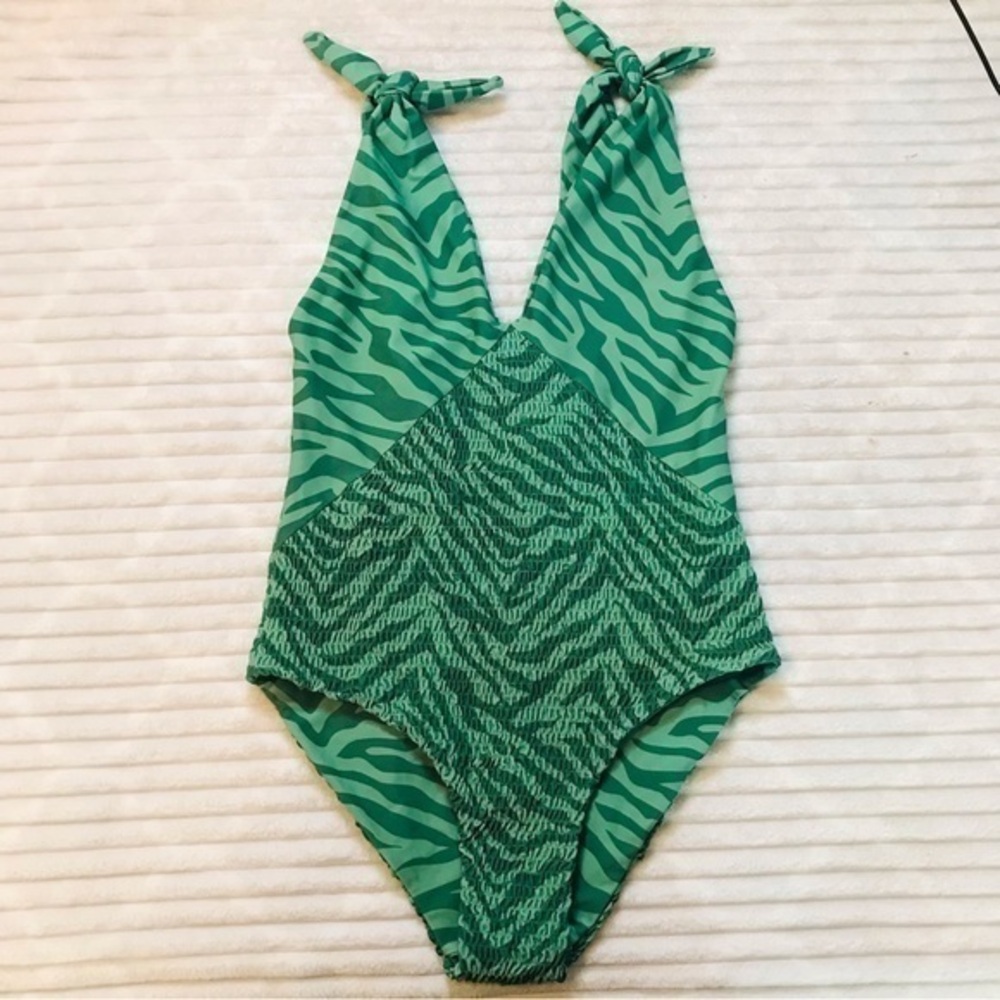 Citrine LAUREL ONE PIECE (SMOCKED) DARK GREEN ABSTRACT Zebra Stripe Size Large